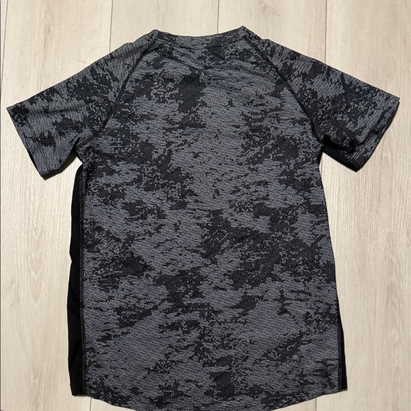 Kid’s Nike Black and Gray Camo Tee Size L - Picture 5 of 8
